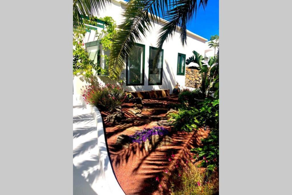 Villa Unique, Stylish & Calm El Estanque By The Sea, Adults Only Costa Teguise Exterior foto